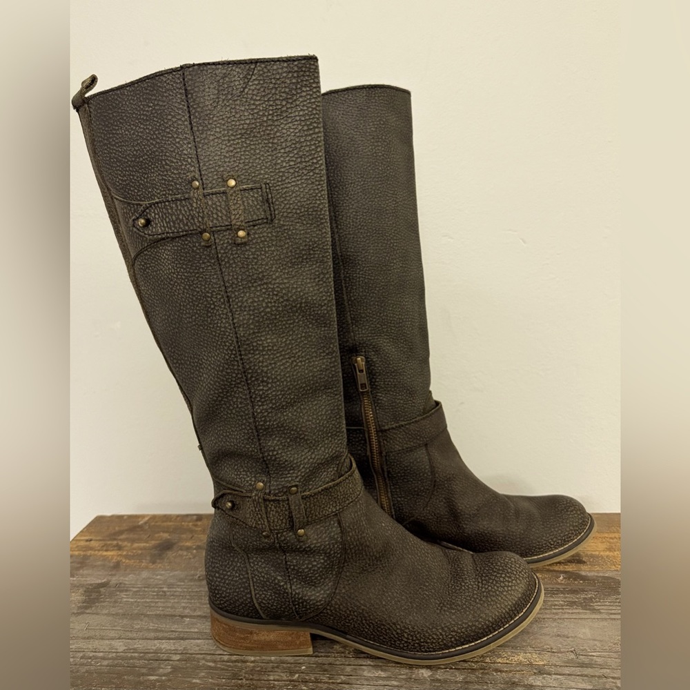 Women's Tall Riding Boots in Dark Brown